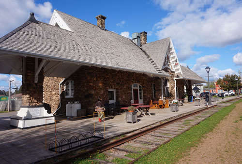 ケンジントン駅舎